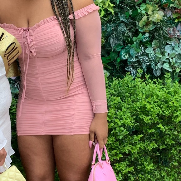 Pink off the shoulder dress. Mesh sleeves - Picture 3 of 3